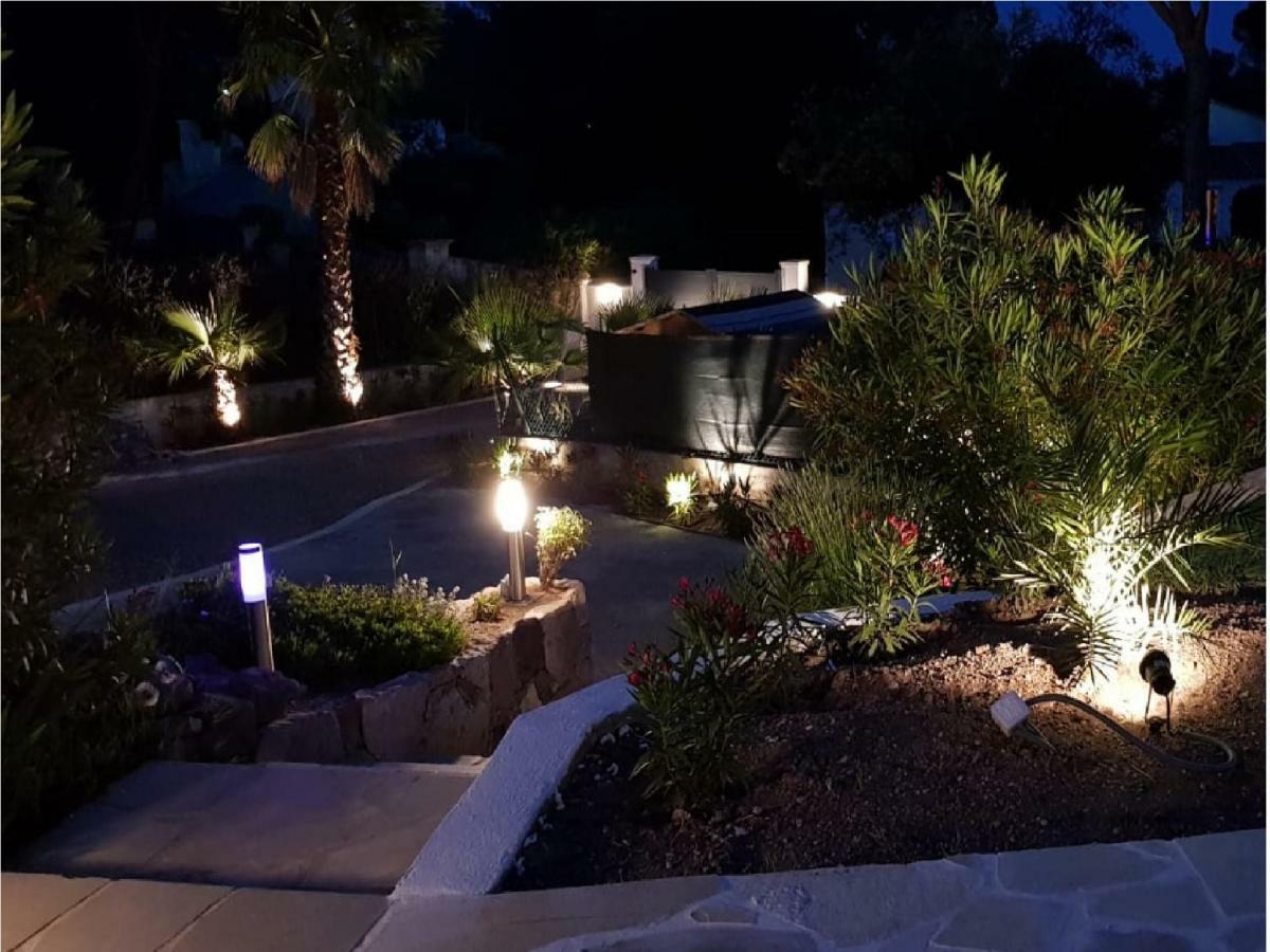 Grand Appartement Dans Maison Avec Piscine Privee Fréjus Exteriör bild
